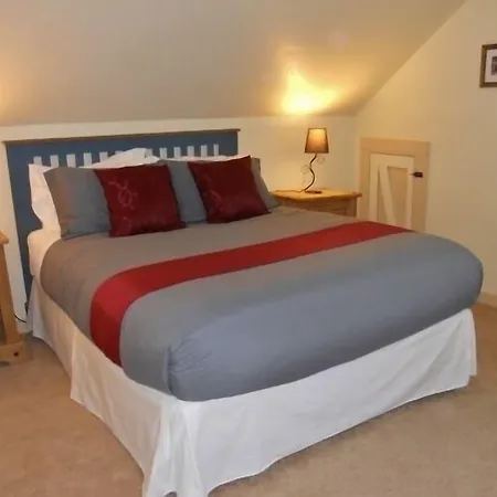 Indiana Jones Bed And Breakfast-2
